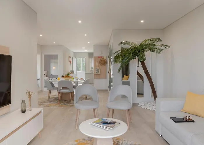 Barreiros Iii By An Island * Funchal (Madeira)