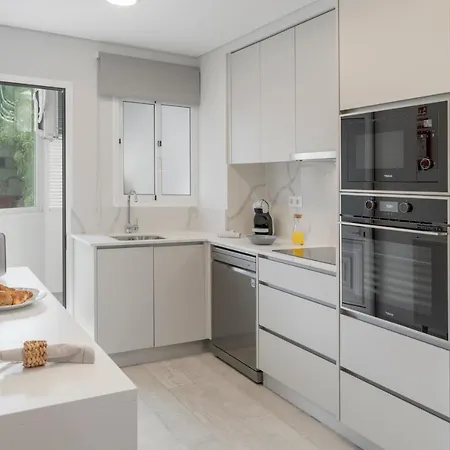 Barreiros Iii By An Island Funchal (Madeira)