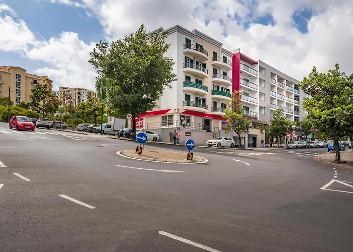 Barreiros Iii By An Island * فونشال